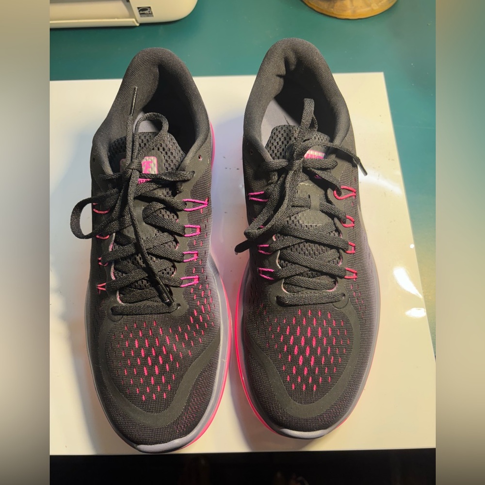 New Nike Shoes, Ladies Size 11.5